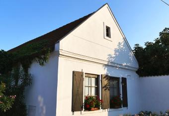 G  stehaus Doris allows 18 year olds to book a room