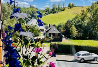 Hotel Sonnenberg Garni allows 18 year olds to book a room