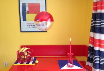 Direkt am Main allows 18 year olds to book a room