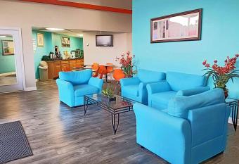 Howard Johnson by Wyndham Houston Hobby Airport has Smoking rooms