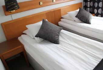 Arena Hotell allows 18 year olds to book a room