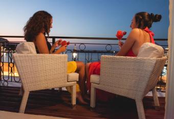 Chania Inn allows 18 year olds to book a room