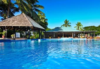 Anchorage Beach Resort has rooms with a private hot tub