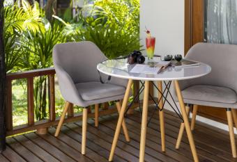 Railay Bay Resort & Spa has rooms with a private hot tub