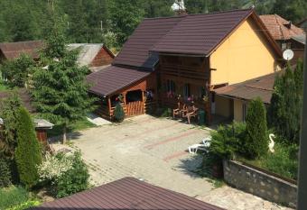 Pensiunea Felyviss has Balcony rooms