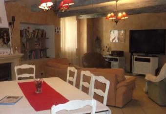 La Grange d Antan has Balcony rooms