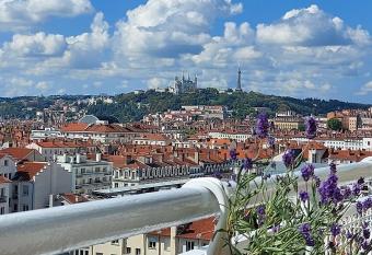 Plein SUD Terrasse avec vue Panoramique Climatisation Parking has Balcony rooms