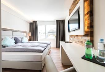 Hotel Tilia allows 18 year olds to book a room