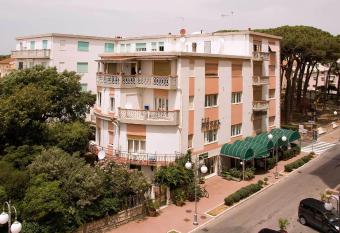 Hotel Ausonia has Balcony rooms