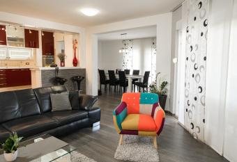 Apartman DMT has Balcony rooms