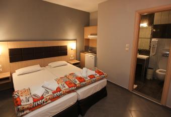 Mironi & Victoria Hotel has Balcony rooms