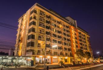 Supawimol Mansion has Balcony rooms