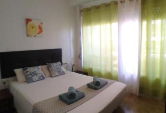 LOVE ALICANTE allows 18 year olds to book a room