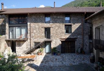 Antica Sosta dei Viandanti allows 18 year olds to book a room