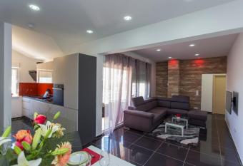 Apartment Marija 2 near Split has Balcony rooms