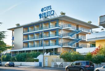 Hotel Rialto has Balcony rooms