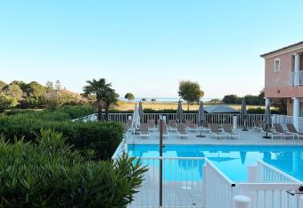 H  tel Thalassa allows 18 year olds to book a room