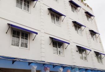 Queens Park Apartments allows 18 year olds to book a room