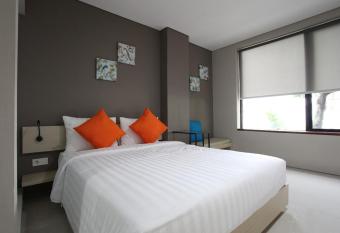 Wanadu Residence has Smoking/Balcony rooms