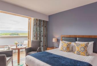 Ballyroe Heights Hotel has Balcony rooms