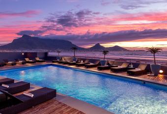 Lagoon Beach Hotel Apartments allows 18 year olds to book a room