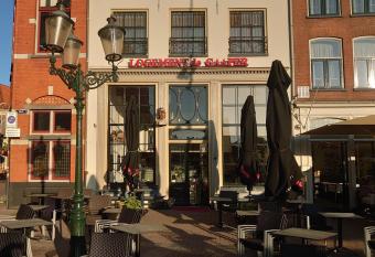 Hotel de Gaaper allows 18 year olds to book a room