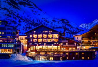 Hotel Alpenfriede has Balcony rooms