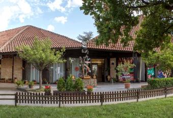 Motel Stari Hrast has Smoking rooms