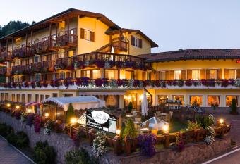 Hotel Alle Alpi has Balcony rooms