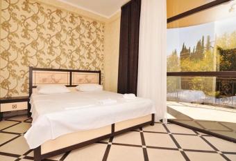              - Coral sea Hotel has Balcony rooms