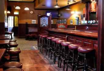 Kennedys B&B Drumcondra allows 18 year olds to book a room