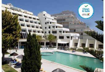 Hotel Atlantida Sol allows 18 year olds to book a room