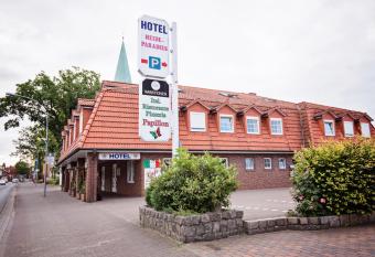 Hotel Heideparadies allows 18 year olds to book a room