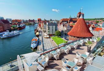 Hilton Gdansk allows 18 year olds to book a room