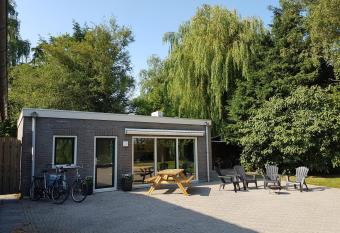 Guest House Ons Hoekje has Balcony rooms