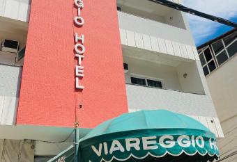 Viareggio Hotel - Niteroi allows 18 year olds to book a room