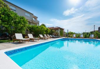 Villa Apartments Duje has Balcony rooms