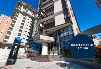 Slaviero Vit  ria La Residence allows 18 year olds to book a room