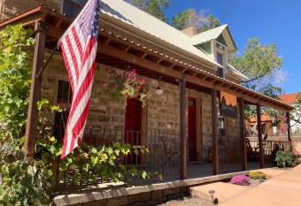 Stone House Inn allows 18 year olds to book a room