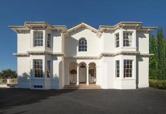 The Manor has Balcony rooms