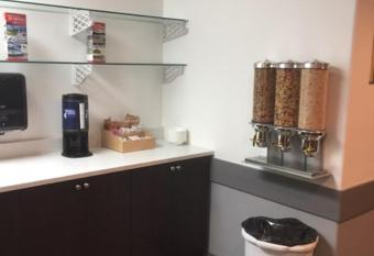 Days Inn by Wyndham Hinton allows 18 year olds to book a room