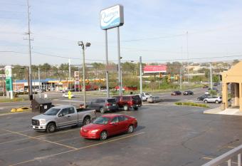 Quarters Inn & Suites has Smoking/Balcony rooms