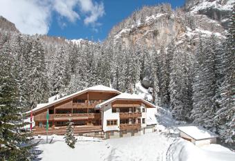 Hotel Villetta Maria Cottage has Balcony rooms