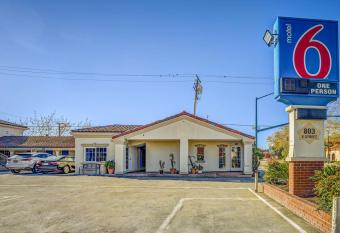 Motel 6 Marysville Ca has Smoking rooms