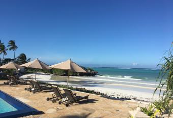 Jafferji Beach Retreat, allows 18 year olds to book a room