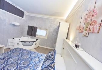 HOTEL Villa Lilla has Balcony rooms