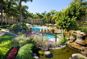 Sheraton La Jolla Hotel allows 18 year olds to book a room