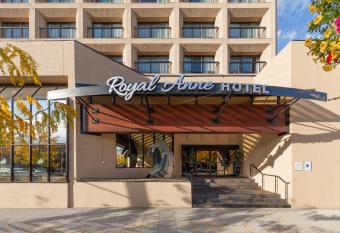 The Royal Anne Hotel allows 18 year olds to book a room