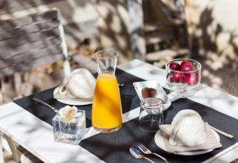 Apres La Sieste allows 18 year olds to book a room