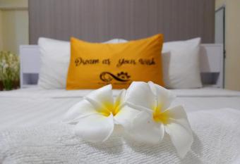 Candiland Apartment has Balcony rooms